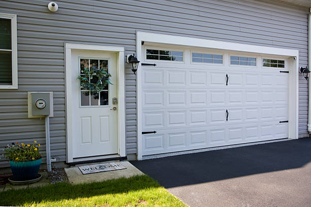 24/7 Emergency Garage Door Panel Replacement experts in Berryville, TX